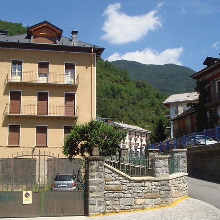 Apartamentos Valles Broto Ruang foto